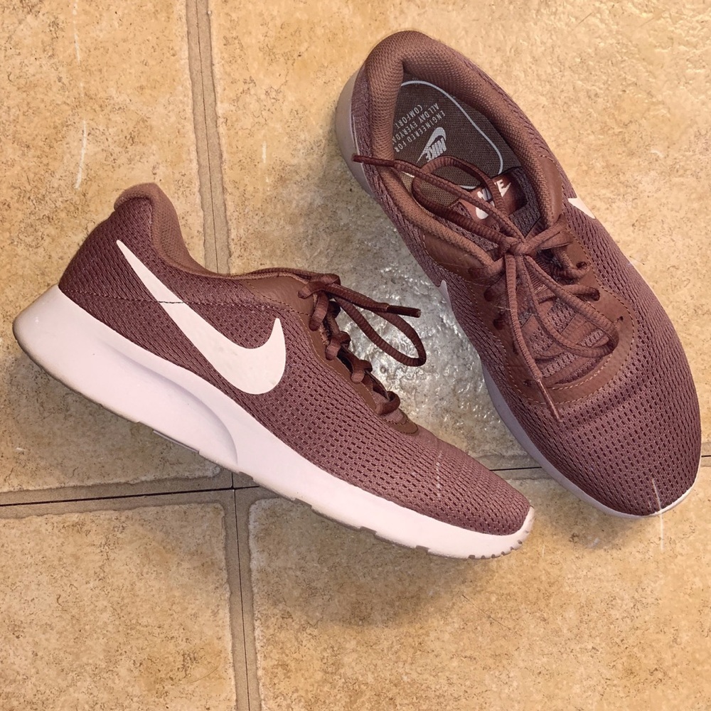Smokey Mauve Nike Tanjun